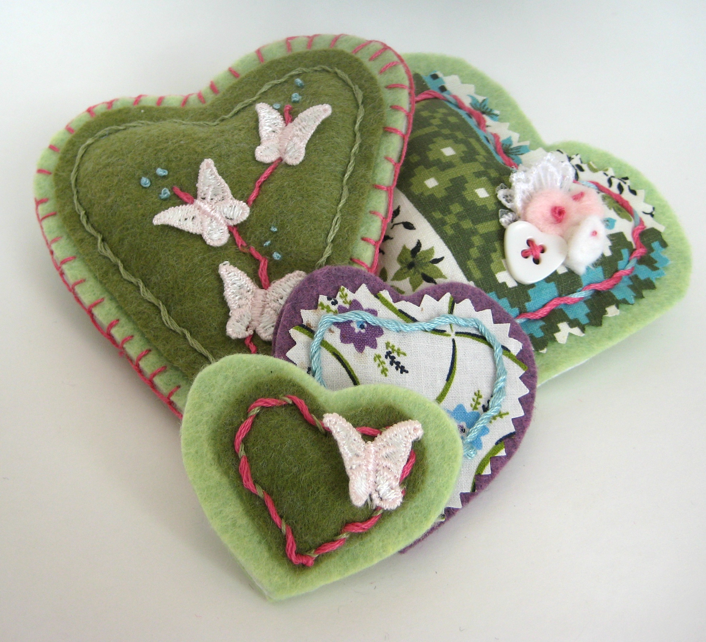 Felt Embroidery Patterns Easy Felt Heart Pins The Sewing Loft