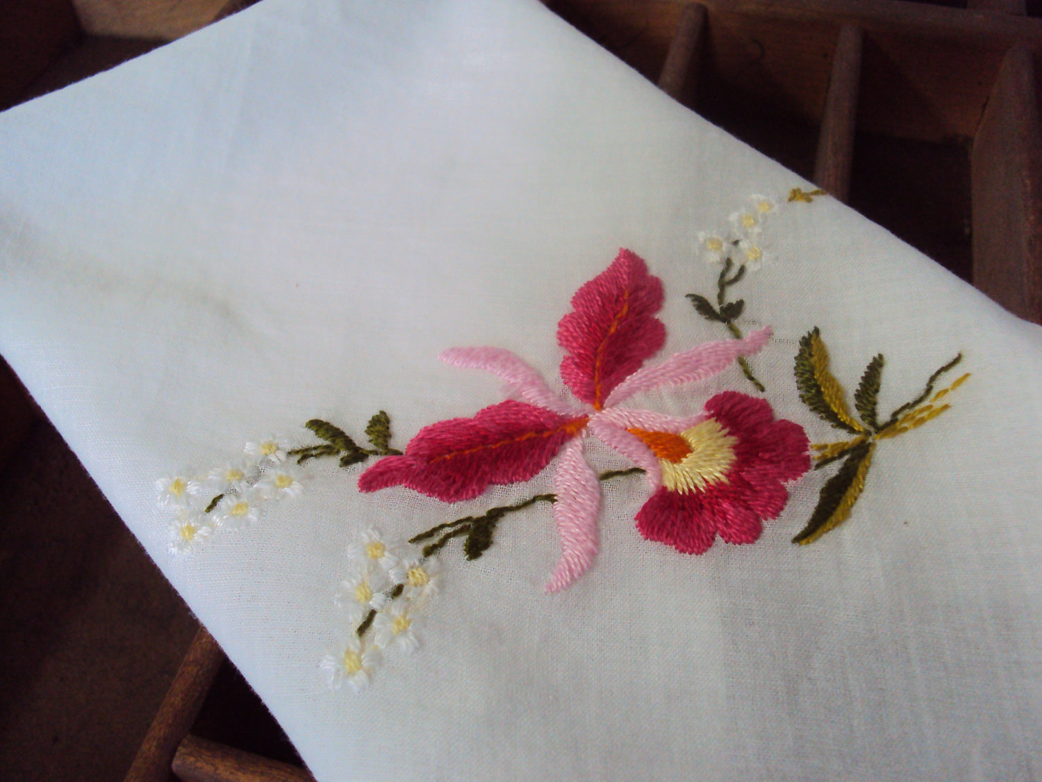 Handkerchief Embroidery Patterns Handkerchief Embroidery Designs Free Embroidery Patterns