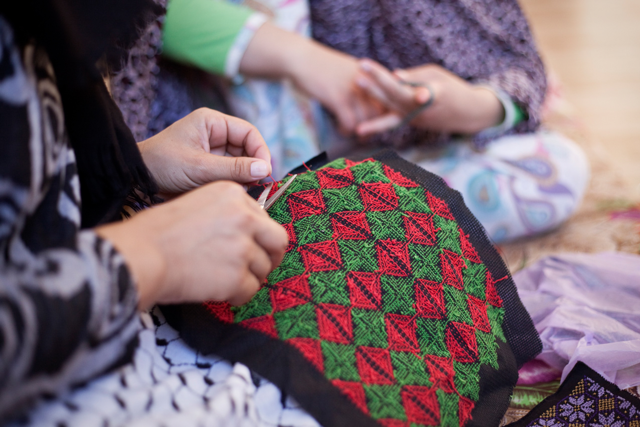 Palestinian Embroidery Patterns Israeli And Palestinian Women Weave Peace From Fashion Shareamerica