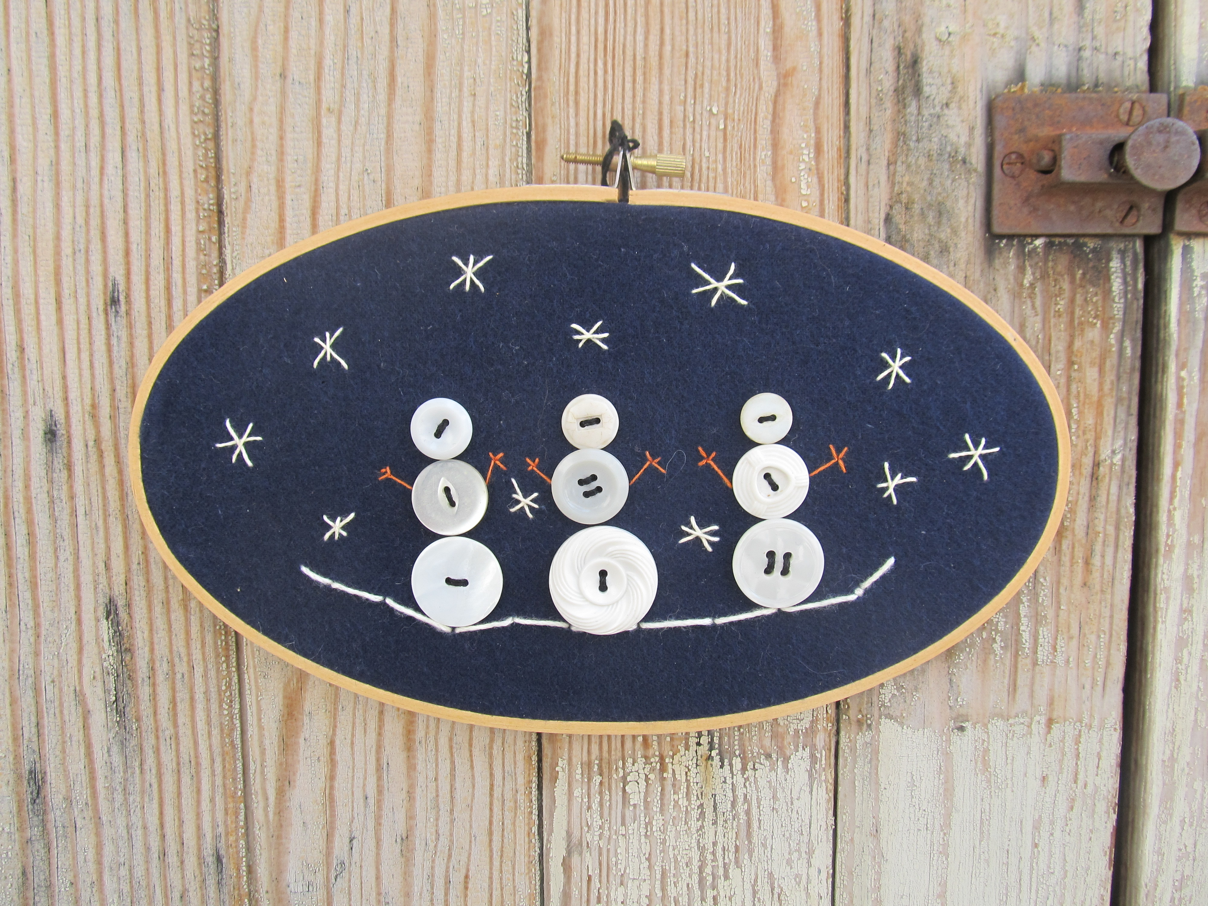 Primitive Hand Embroidery Patterns Primitive Winter Hand Made Vintage Button Snowmen At Night Oval Embroidery Hoop Frame