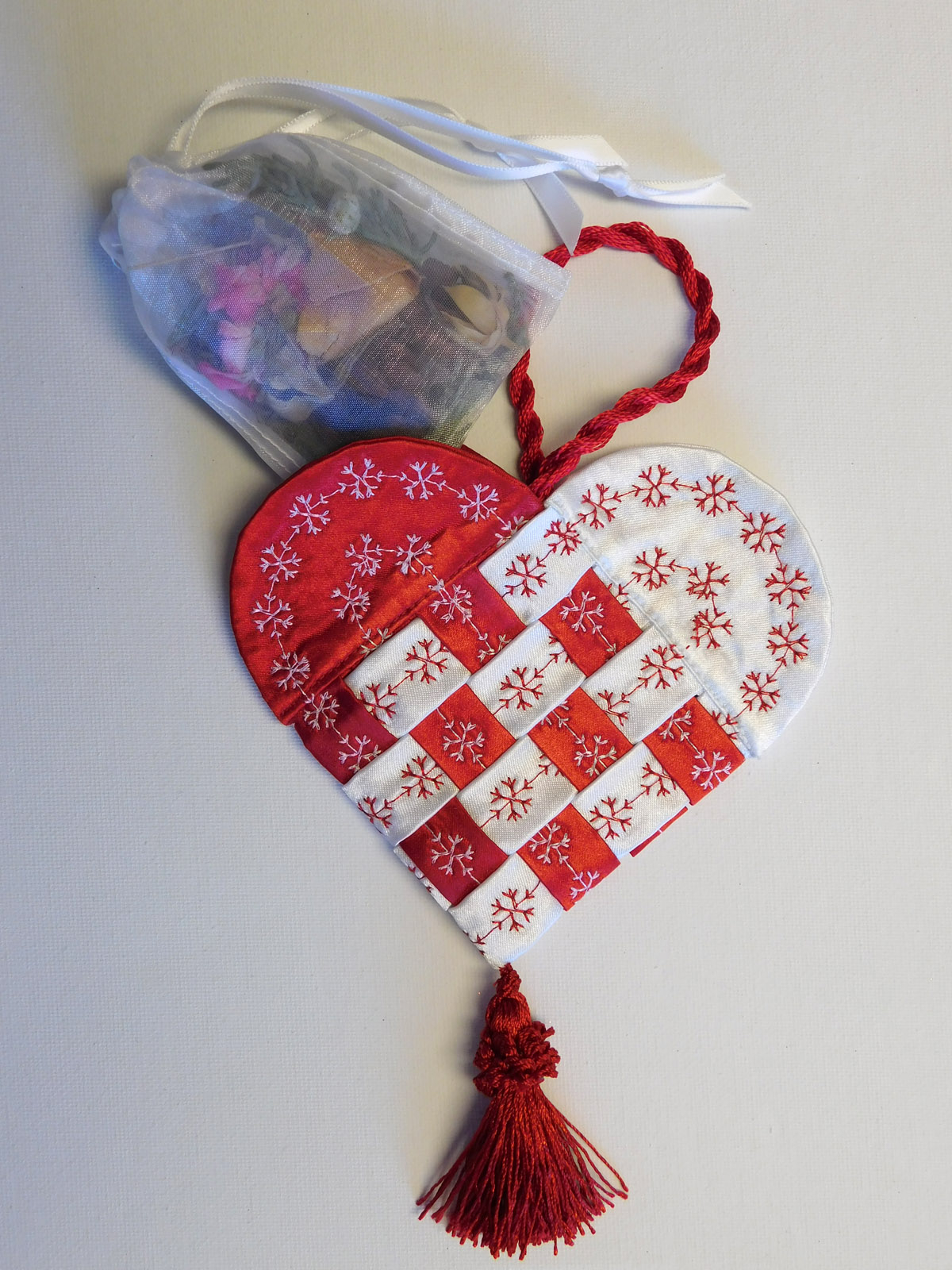 Scandinavian Embroidery Patterns Free How To Make A Fabric Scandinavian Heart Weallsew